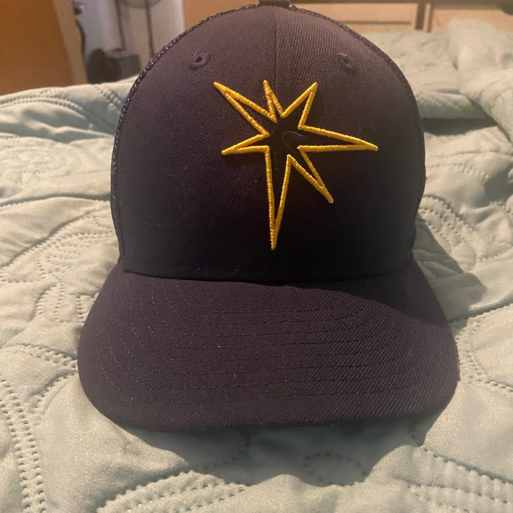 New without tags. Men’s fitted hat 7 1/8.